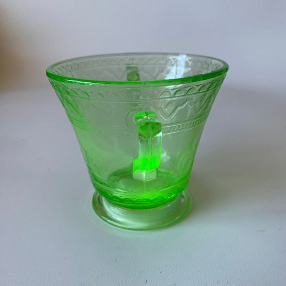 Vintage Uranium Glass Sugar Bowl: Spode Pattern, Glowing Depression Glass - Picture 5 of 10